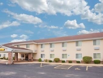Super 8 By Wyndham Galva Hotel Exterior foto